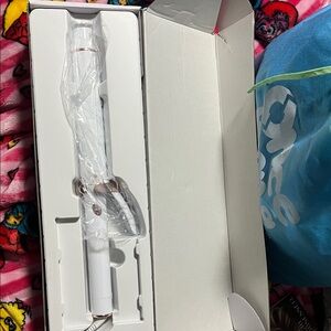 T3 White Curling Iron with Rose Gold Accents